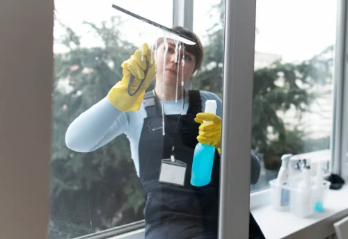 Nettoyage de vitres intérieures et extérieures à Couilly-Pont-aux-Dames